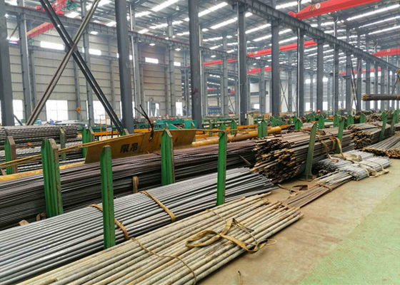 Άνευ ραφής σωλήνας DIN17175 ST35.8 38 X 3,2 X 2000MM λεβήτων με τη λοξευμένη επιφάνεια επιστρώματος τελών μαύρη