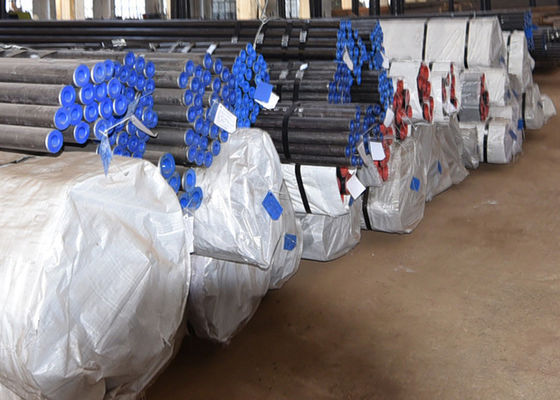 Άνευ ραφής σωλήνες DIN 1629 St52.4 St52 DIN 17175 λεβήτων χάλυβα κραμάτων σαφής λαδωμένη τέλος επιφάνεια 15Mo3 13CrMo44
